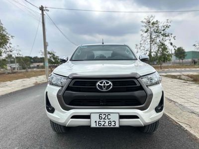 Toyota Hilux 2021 số tự động