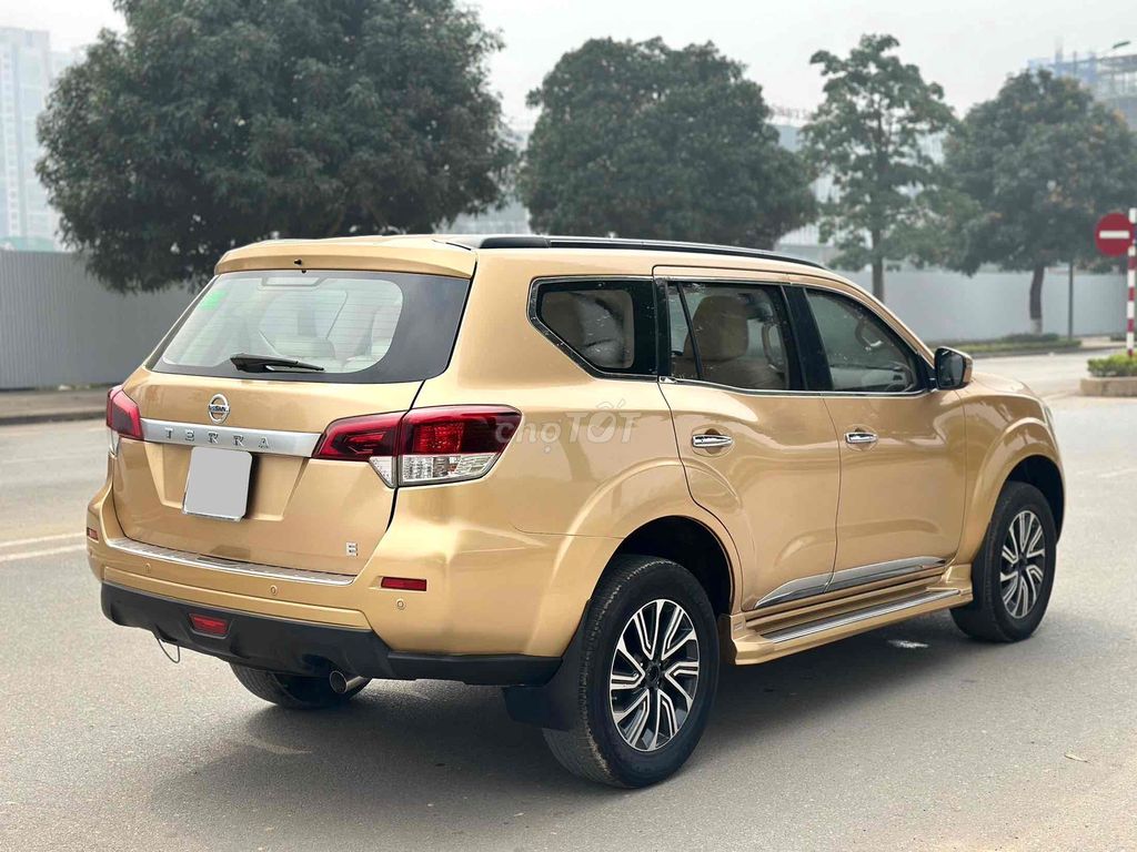 Nissan Terra 2018 photo 5
