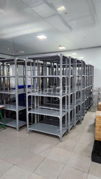 S080726 Kệ sắt V 5 tầng thanh lý rẻ . Mua bán Tủ, kệ gia đình tại Quận Cẩm Lệ Đà Nẵng được đăng bởi Huỳnh Hà  hình 1