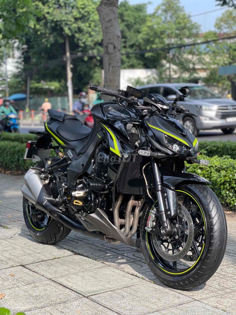 Kawasaki Z1000R 2018