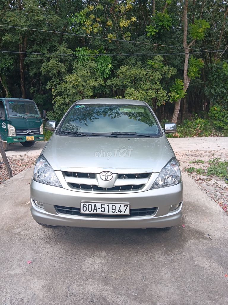 Toyota Innova 2006 G - 79000 km