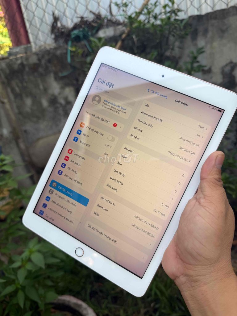 Apple iPad Gen 6 32GB Vàng. Mua bán Máy tính bảng tại Quận Cẩm Lệ Đà Nẵng được đăng bởi Mylinh hình 1