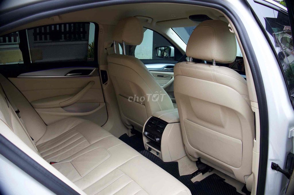 BMW 520i G30 model 2019. Mua bán Ô tô tại Quận 8 Tp Hồ Chí Minh được đăng bởi Khoa nguyễn hình 12