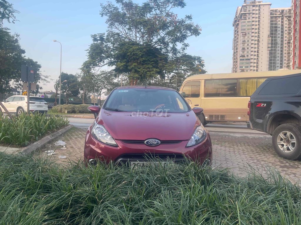 Ford Fiesta 2011 1.6 AT Hatchback - 195000 km