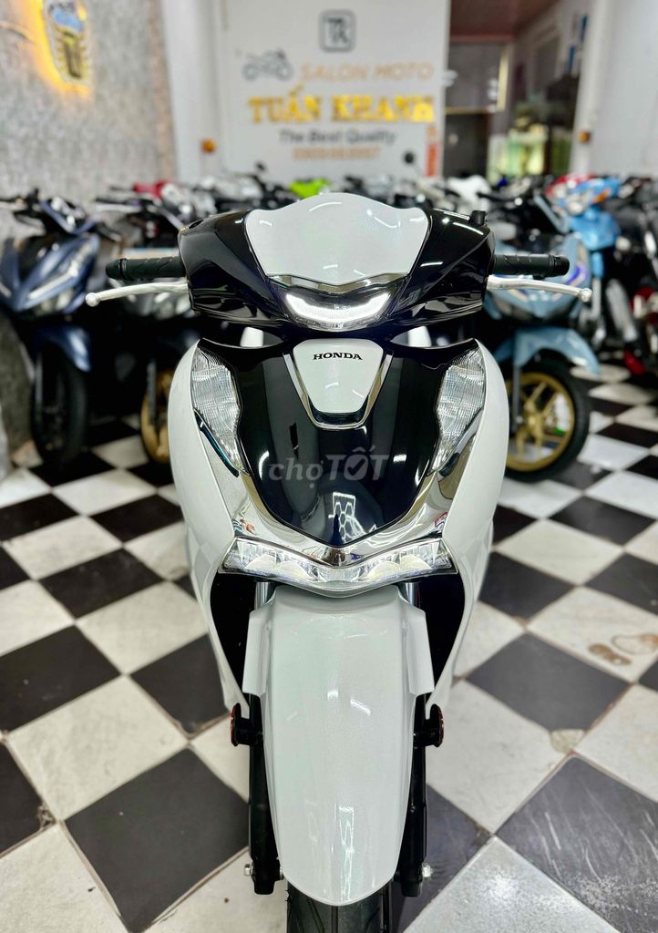 ❤️Honda SH 160 2024 3389Km, Biể Vip 99699. Mua bán Xe máy tại Quận 8 Tp Hồ Chí Minh được đăng bởi Tấn Đạt hình 2