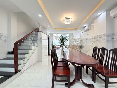 BÁN NHÀ NGAY ĐƯỜNG VŨ HUY TẤN RẼ VÀO GIÁ 15.8 TỶ