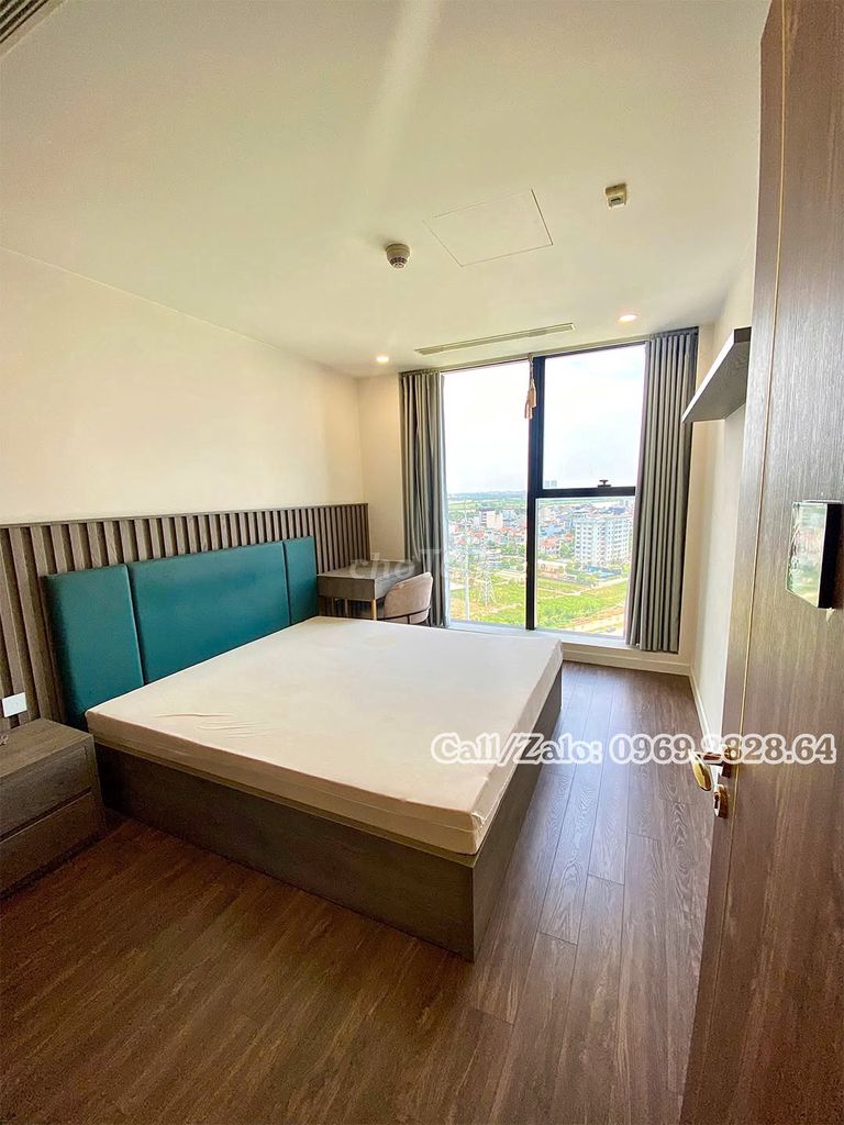 Квартира с 3 спальнями в Sunshine City Ciputra с видом на реку