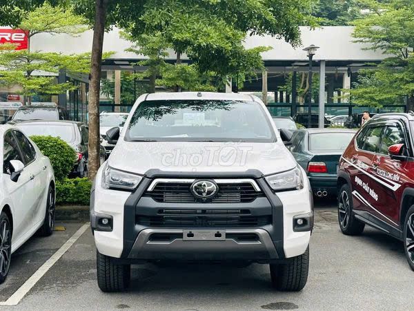 HILUX 2.8AT ADVENTURE 2024 SIÊU LƯỚT!!!