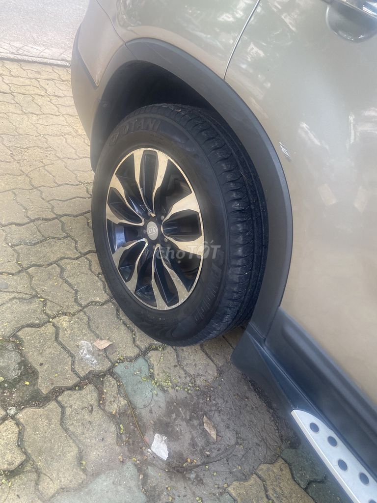 Bán xe kia sorento 2.4 GATH bản new 2013 hót. Mua bán Ô tô tại Quận Hoàng Mai Hà Nội được đăng bởi Tên chưa cung cấp hình 5