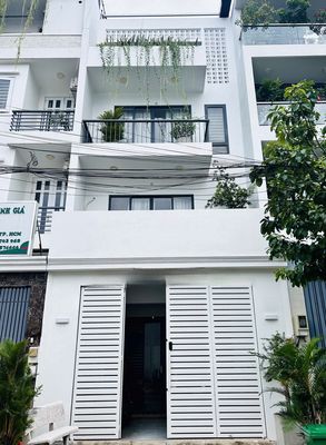 NHÀ ĐƯỜNG HỒNG HÀ DIỆN TÍCH: 5X20M TRỆT 2 LẦU SÂN THƯỢNG CHO THUÊ