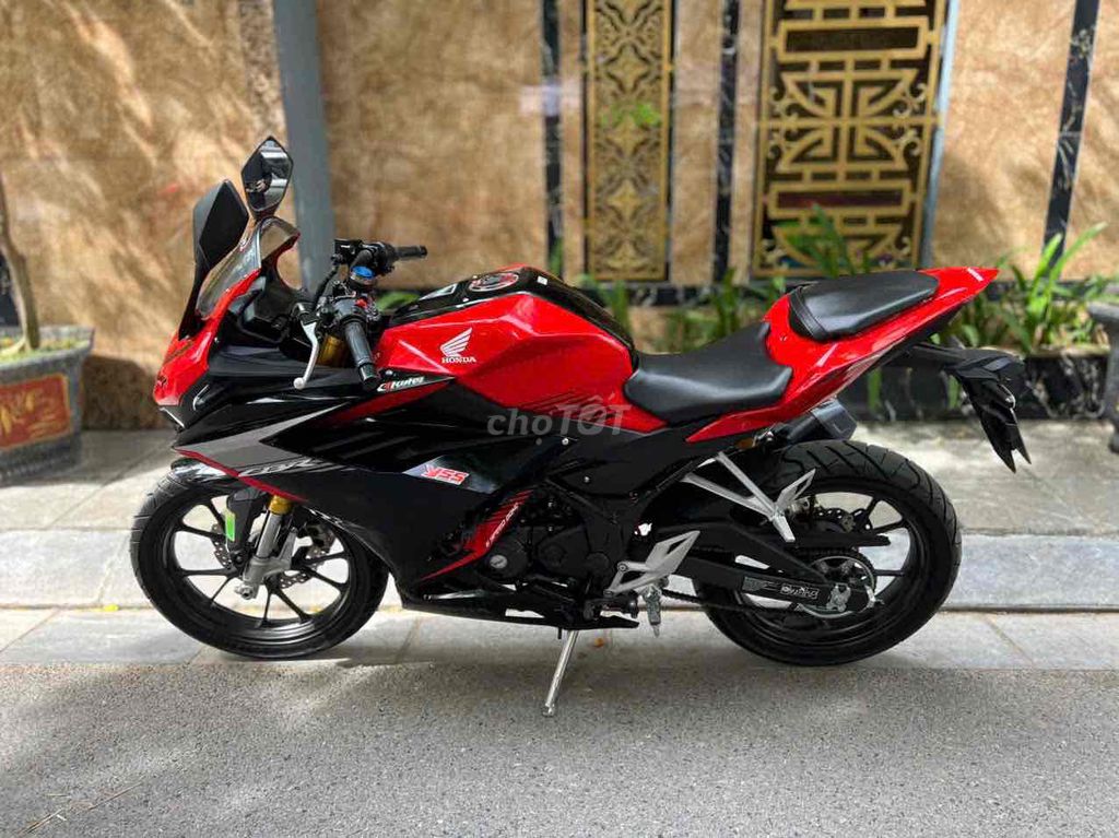 HONDA CBR150 ABS FI biển số 29 xe lướt mới pkl. Mua bán Xe máy tại Quận Cầu Giấy Hà Nội được đăng bởi Tong motor xe may hình 2