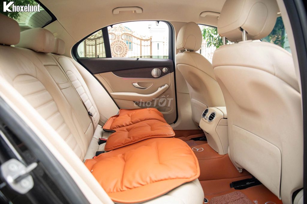 Mercedes C200 Exclusive 2020 Đen 30000 km. Mua bán Ô tô tại Quận Gò Vấp Tp Hồ Chí Minh được đăng bởi NGUYỄN MINH VUA XE LƯỚT hình 4