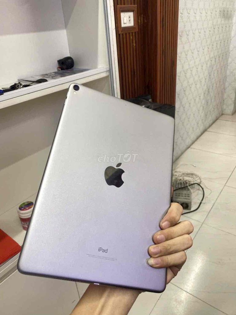 Apple iPad Pro 2017 Xám. Mua bán Máy tính bảng tại Huyện Bắc Tân Uyên Bình Dương được đăng bởi Đình Quang hình 1
