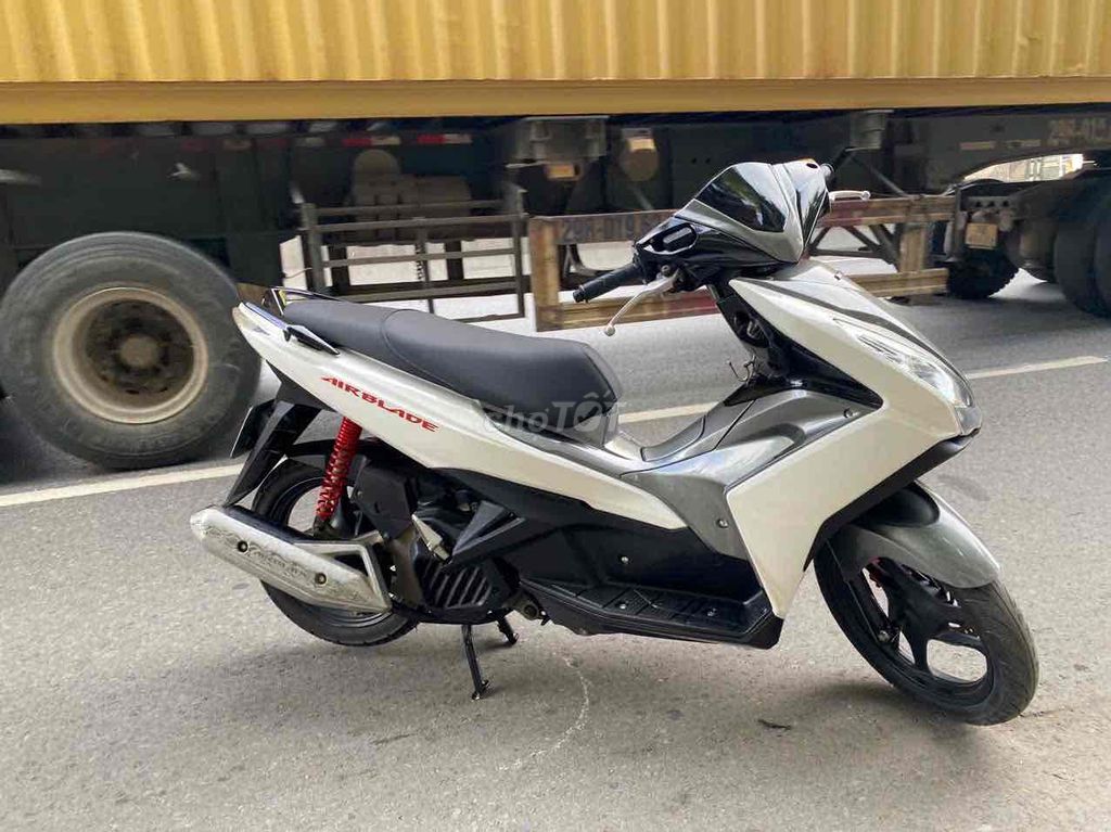 Honda airblade fi chính chủ đời cao êm đẹp mê ly. Mua bán Xe máy tại Quận Hồng Bàng Hải Phòng được đăng bởi Ly  hình 2