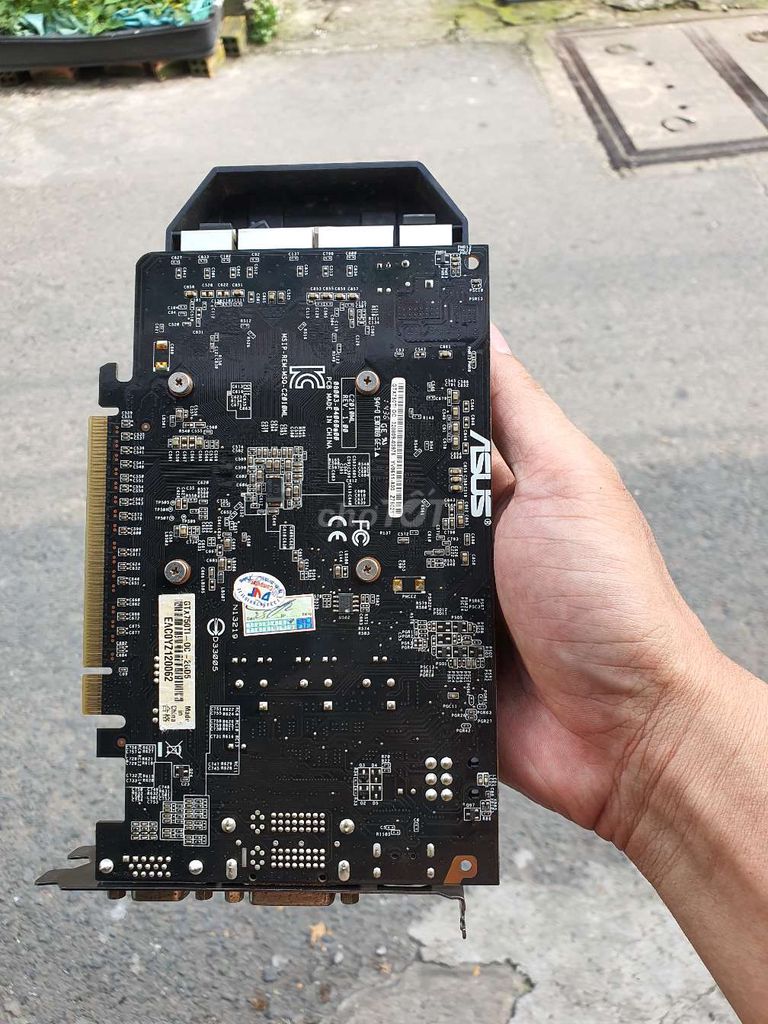 Gtx 750ti .  Bản 2g .   bảo hành 15 ngay .