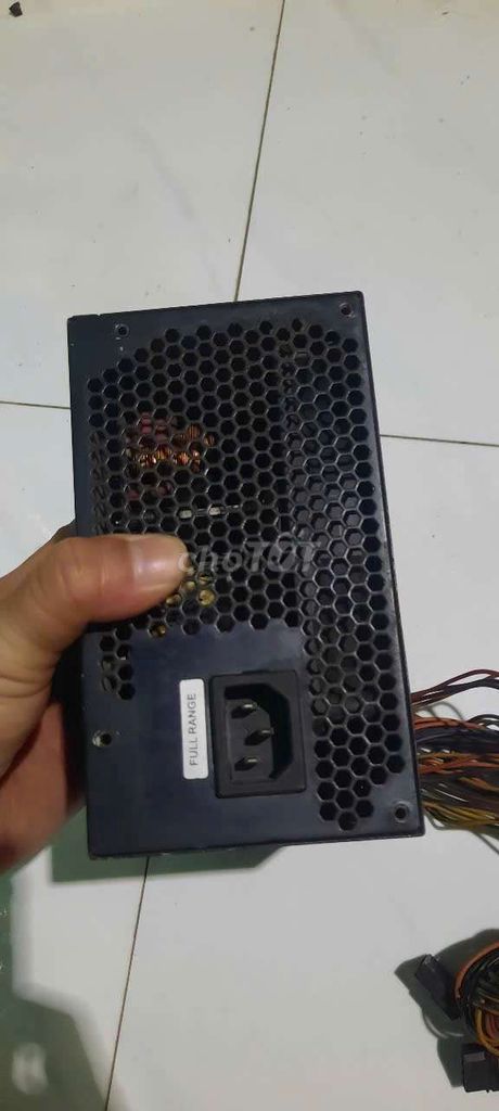 Nguồn máy tính bàn 450w đang sử dụng tốt