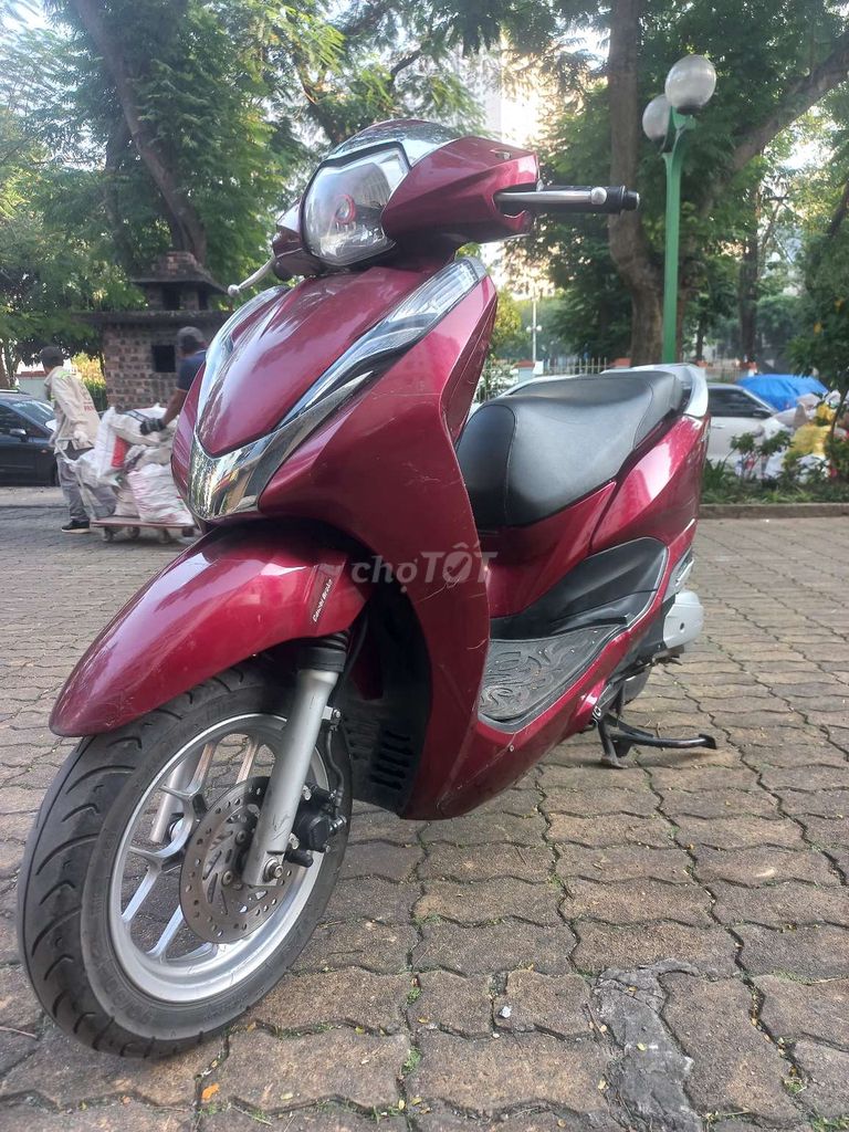 Honda Lead 2021 màu đỏ, xe đẹp, cốp rộng, mới 90%. Mua bán Xe máy tại Quận Hoàng Mai Hà Nội được đăng bởi BÙI THỊ NHUNG hình 2