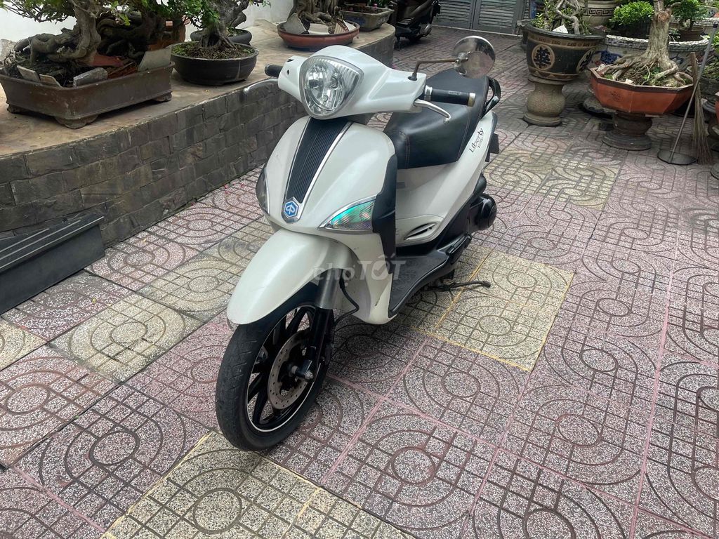 Liberty 125ie белый, госномер 428.28, отличное состояние