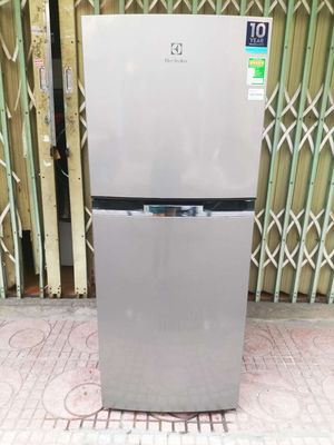 Tủ lạnh Electrolux inverter 211l zin nguyên bản