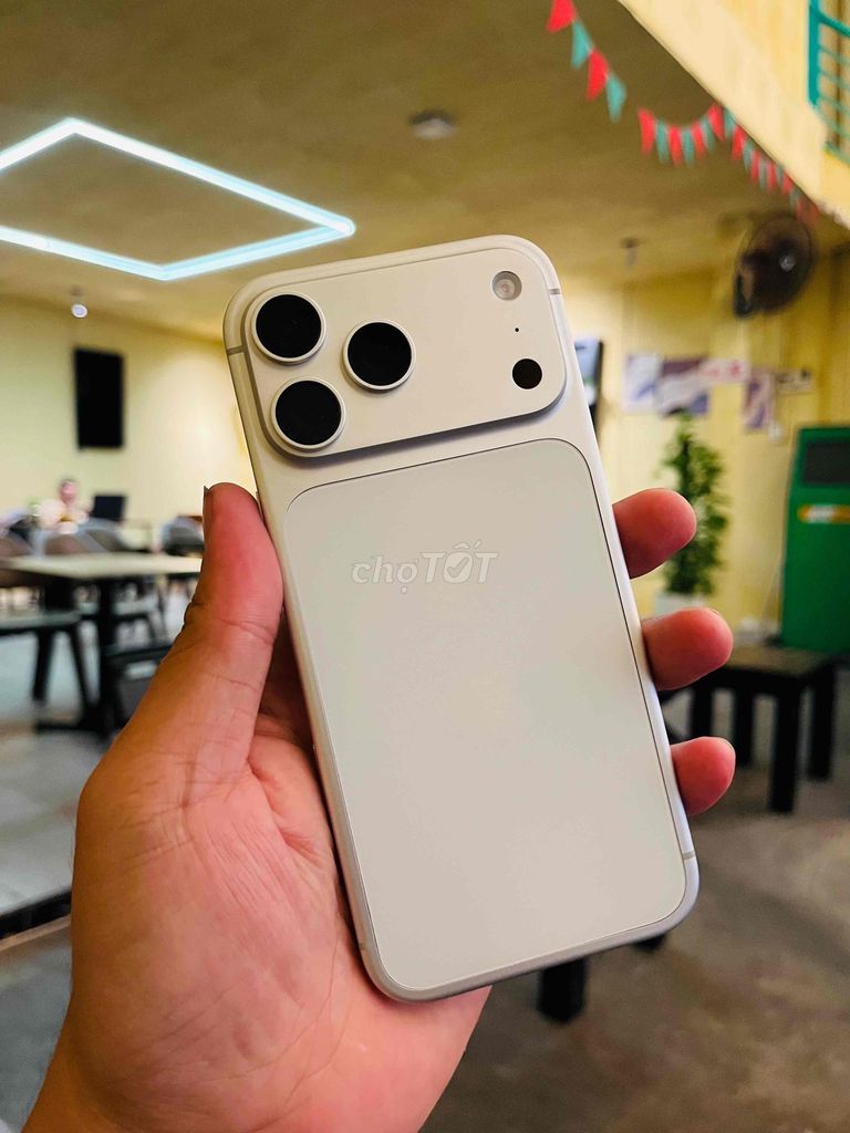 iPhone 17 Pro Max 256GB Trắng 2 sim Vật Lý. Mua bán Điện thoại tại Thành phố Thủ Đức Tp Hồ Chí Minh được đăng bởi Lam Store hình 1