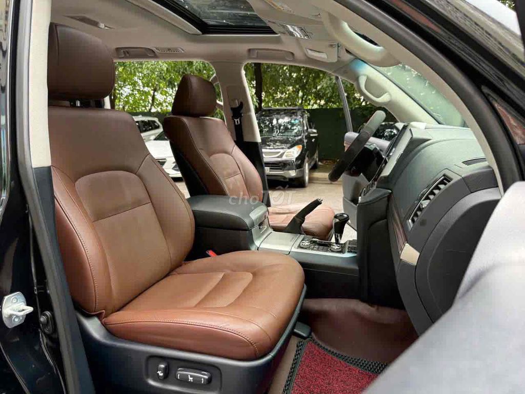 Toyota LandCruiser VX 4.6 V8 sx 2020 màu đen. Mua bán Ô tô tại Quận Cầu Giấy Hà Nội được đăng bởi Cao Quý hình 10