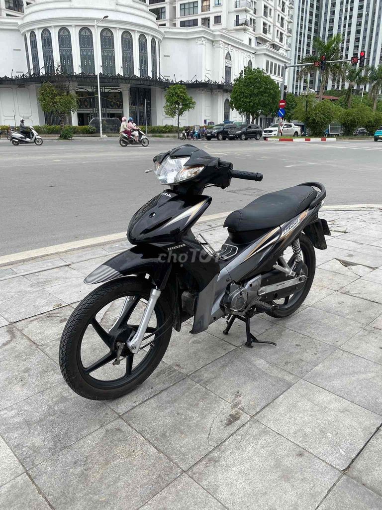 HONDA WAVE S mới 95% chạy cực bốc máy zin