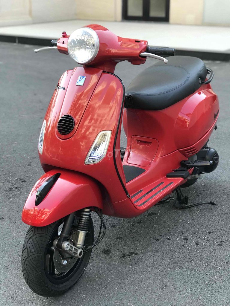 Vespa đỏ Sporty phun xăng điện tử bstp ngay chủ