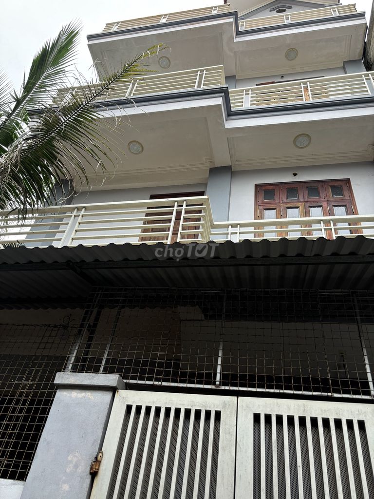 CC cho thuê nhà 5 tầng, gần đường, Long Biên, Vũ Đức Thận, 15 tr