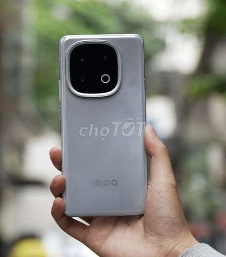 iQOO 13 Điện thoại màu Xám 256. Mua bán Điện thoại tại Thị xã Bến Cát Bình Dương được đăng bởi Vt hình 1