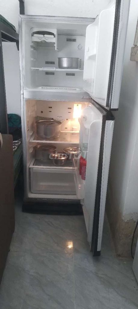 tủ lanhh Toshiba 200l   làm đá làm lạnh tốt. Mua bán Tủ lạnh tại Huyện Thanh Trì Hà Nội được đăng bởi Thịnh Hoàng hình 1