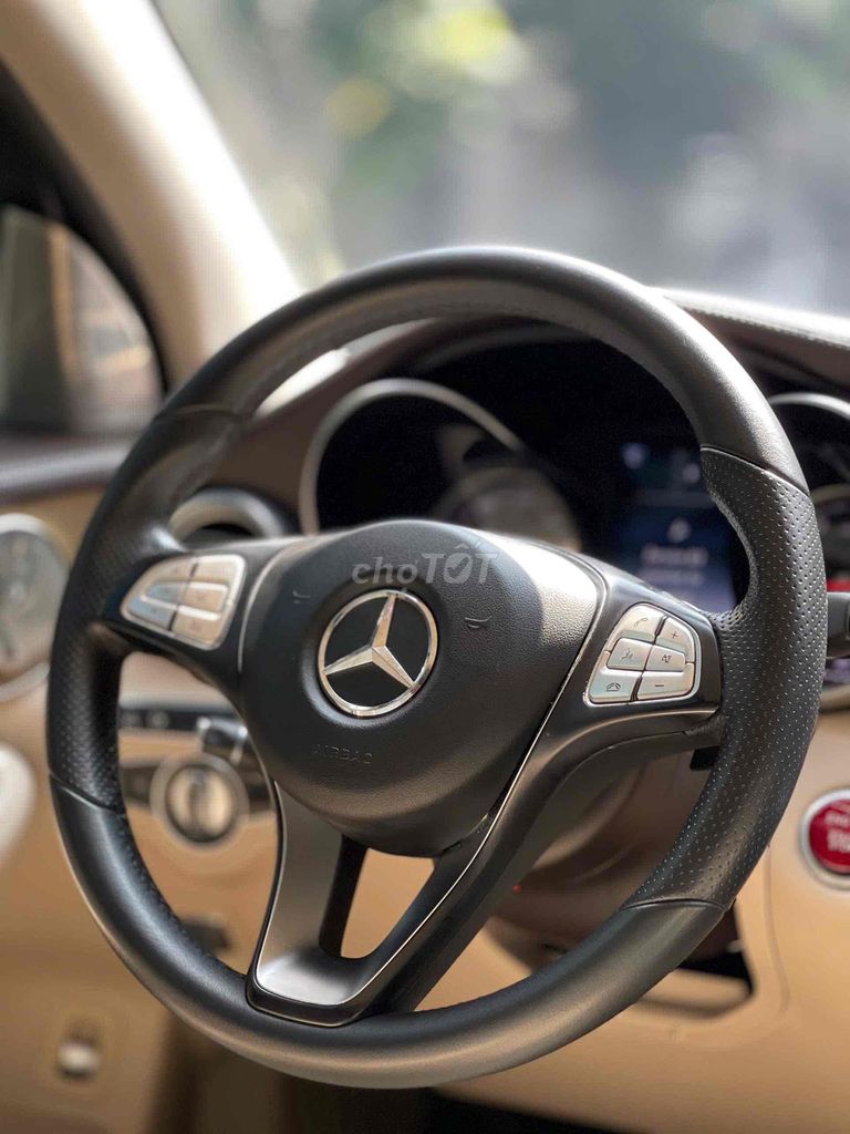 GLC300 Coupe 4Matic nk Đức 2019. Mua bán Ô tô tại Quận Long Biên Hà Nội được đăng bởi Trang Gala hình 16