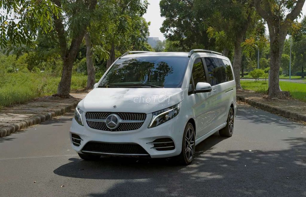 Mercedes V250 AMG 2023 скользит 34 000 км (название компании)