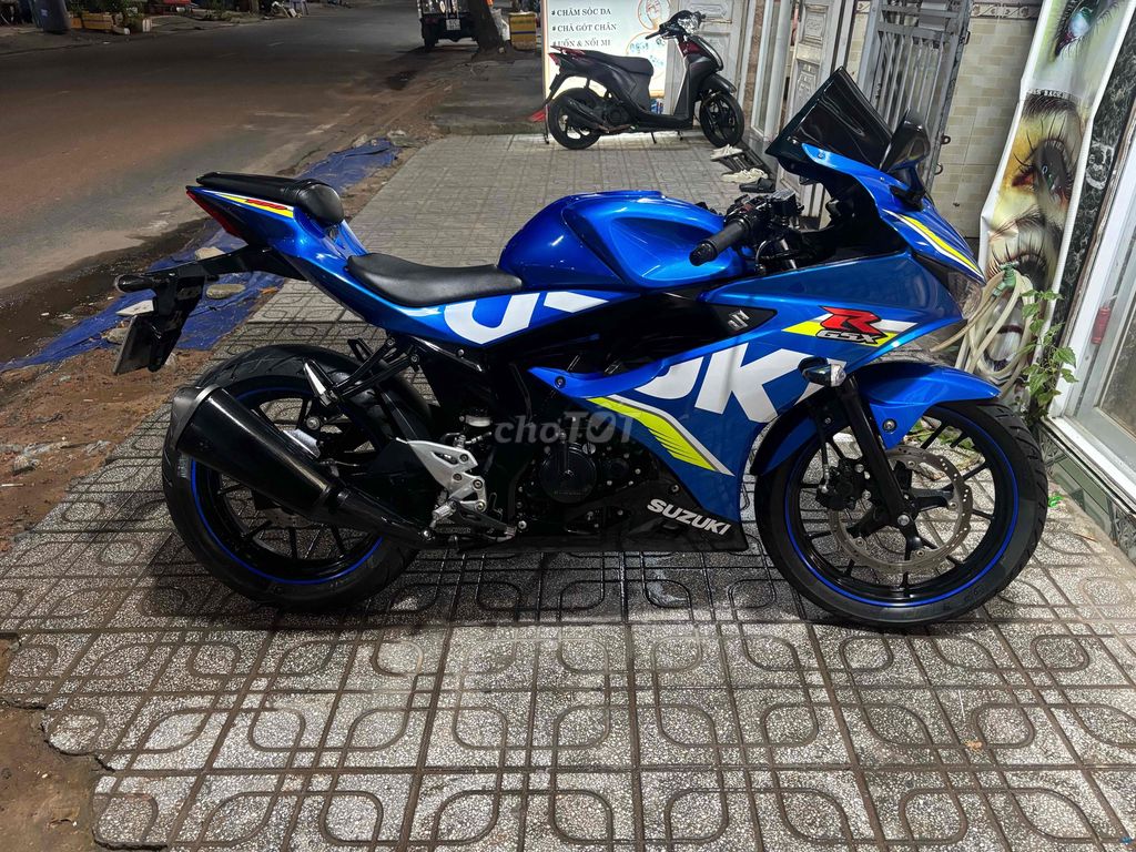 Suzuki GSX dư cần bán. Mua bán Xe máy tại Thành phố Thuận An Bình Dương được đăng bởi Điện Thoại Cũ Giá Rẻ Bình Dương hình 1