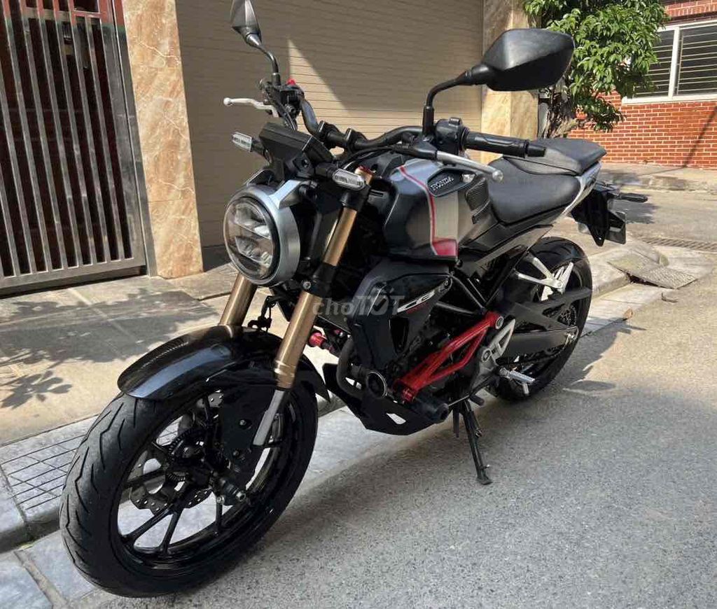 HONDA CB150R ABS FI cuối chót biển 29 Xe lướt mới. Mua bán Xe máy tại Quận Cầu Giấy Hà Nội được đăng bởi Tong motor xe may hình 5