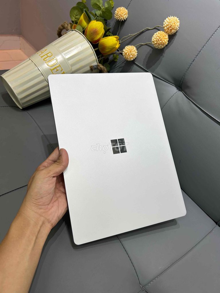 Microsoft Surface Laptop 2 i5 màn 13.5in 2K touch. Mua bán Laptop tại Quận Tân Bình Tp Hồ Chí Minh được đăng bởi Laptop YG hình 1