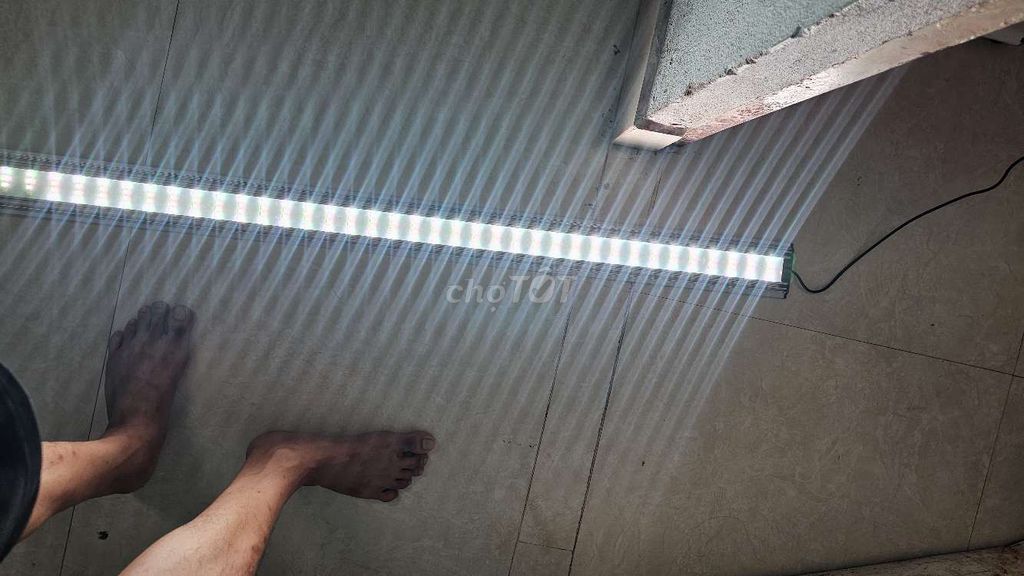 Đèn LED thủy sinh Voonline WRGB Đỏ 1.2m. Mua bán Đèn tại Quận Liên Chiểu Đà Nẵng được đăng bởi Doan Thao hình 1