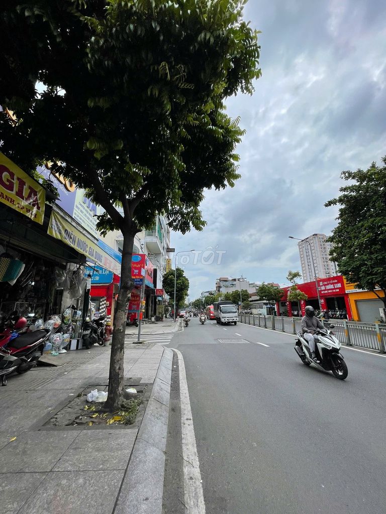 Mặt tiền nguyên căn Lũy Bán Bích kinh doanh 70m2 - 20tr/th