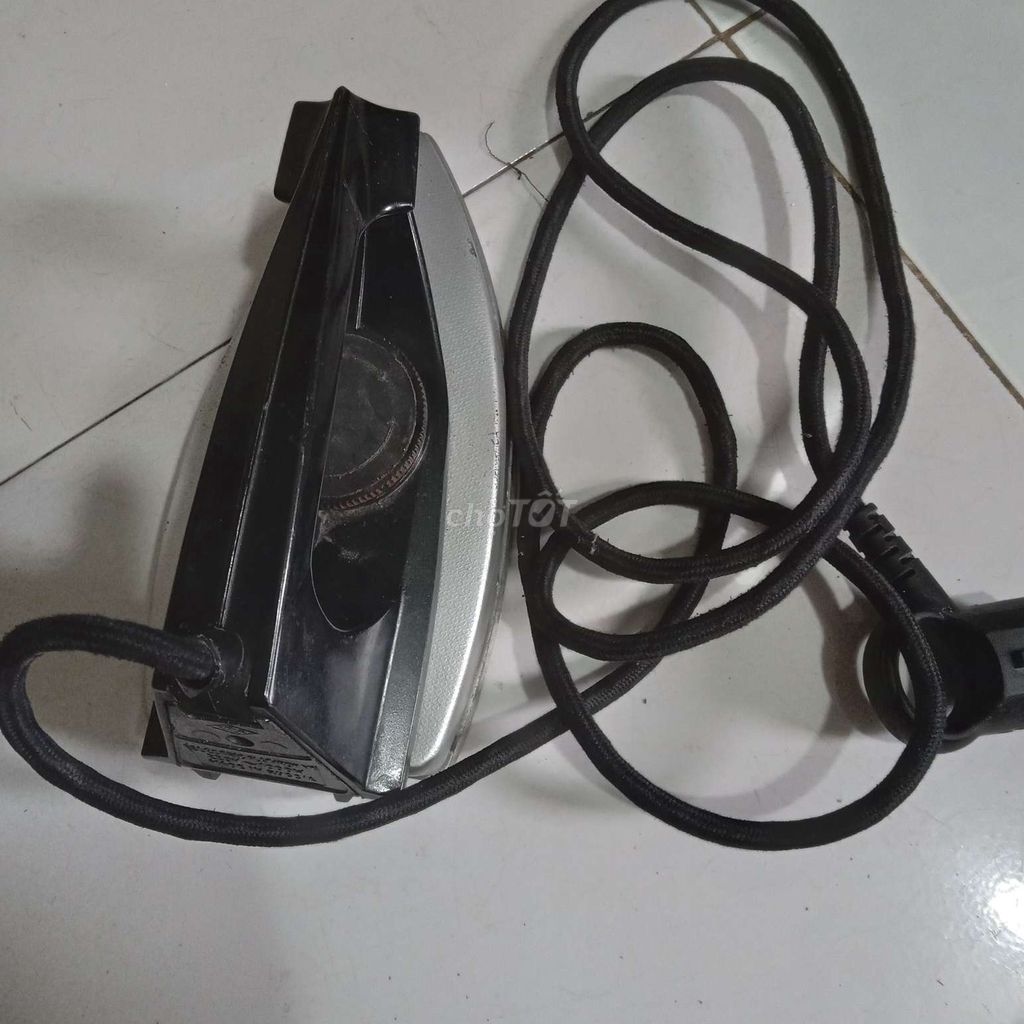 Bàn ủi Liên Xô Đen, Bạc đã dùng. Mua bán Nội thất, đồ gia dụng khác tại Thành phố Thủ Đức Tp Hồ Chí Minh được đăng bởi anh quốc hình 1