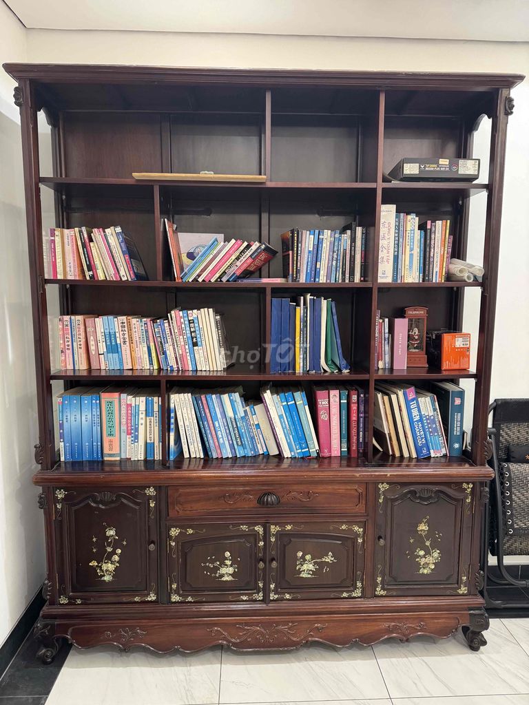 Tủ sách gỗ cây chạm xà cừ cổ điển. Mua bán Tủ, kệ gia đình tại Huyện Hóc Môn Tp Hồ Chí Minh được đăng bởi Trantram hình 1