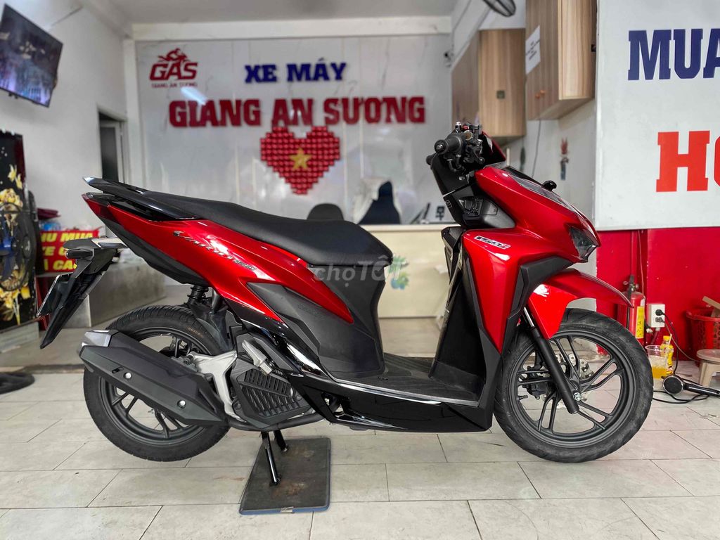 Honda Vario 150 đk 2022 màu đỏ candy BSTP. Mua bán Xe máy tại Quận 12 Tp Hồ Chí Minh được đăng bởi Xe Máy Hoàng Giang An Sương  hình 3