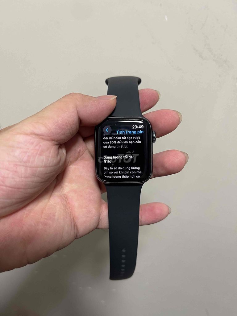 Apple watch sr6 ngoại hình còn mới pin 91 kèm sạc
