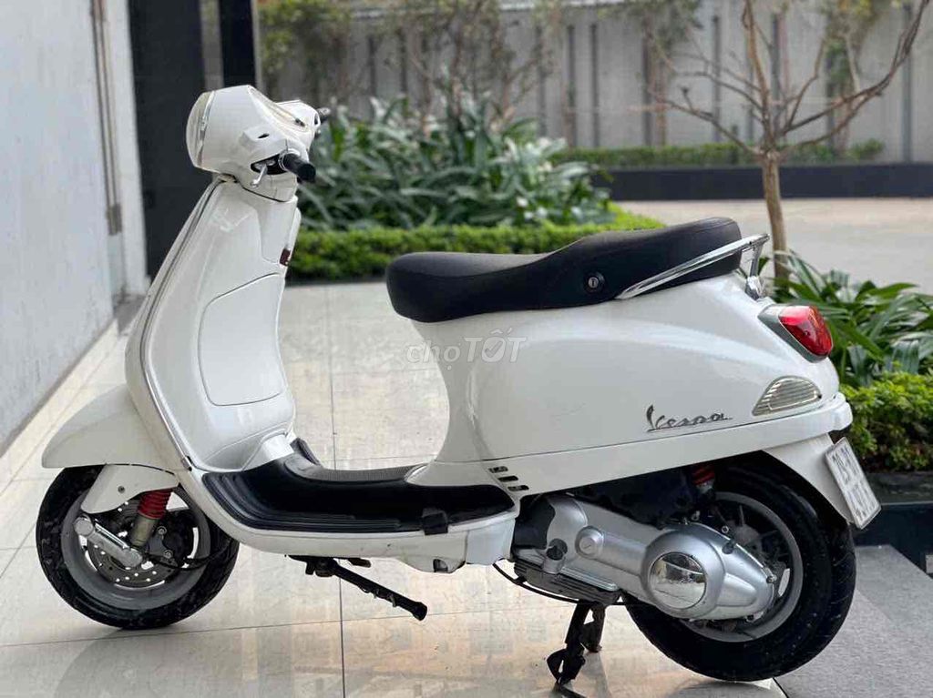 Vespa Lx 125 đăng ký 2011 màu trắng đẹp 6,5tr. Mua bán Xe máy tại Quận Cầu Giấy Hà Nội được đăng bởi Anh Khoa hình 3