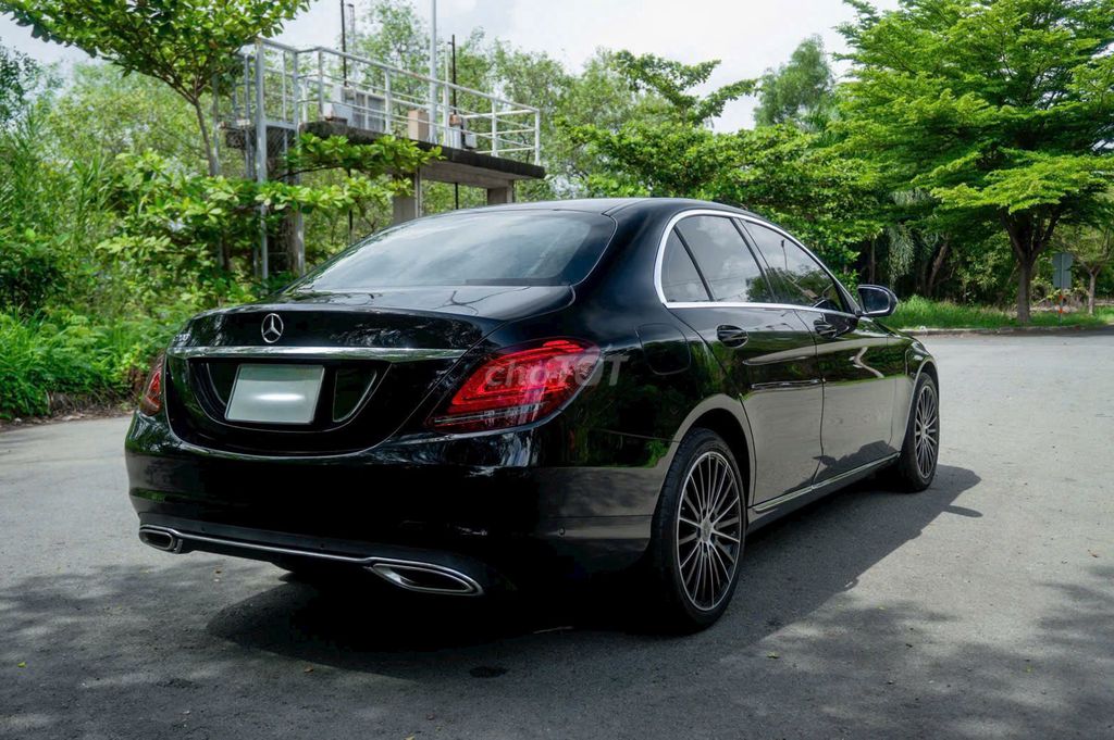 Mercedes C200 Exclusive SX 2021, 1 владелец, гос. номер HCM
