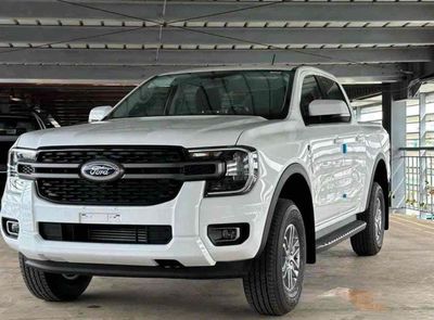 Ford Ranger XLS AT 2024 giảm tiền mặt tặng bhvc