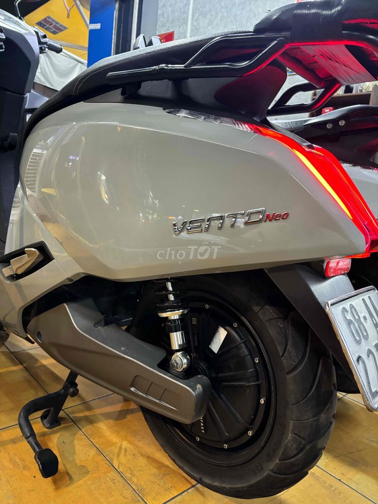 Электрический скутер VinFast Vento Neo 2025, серо-цементный