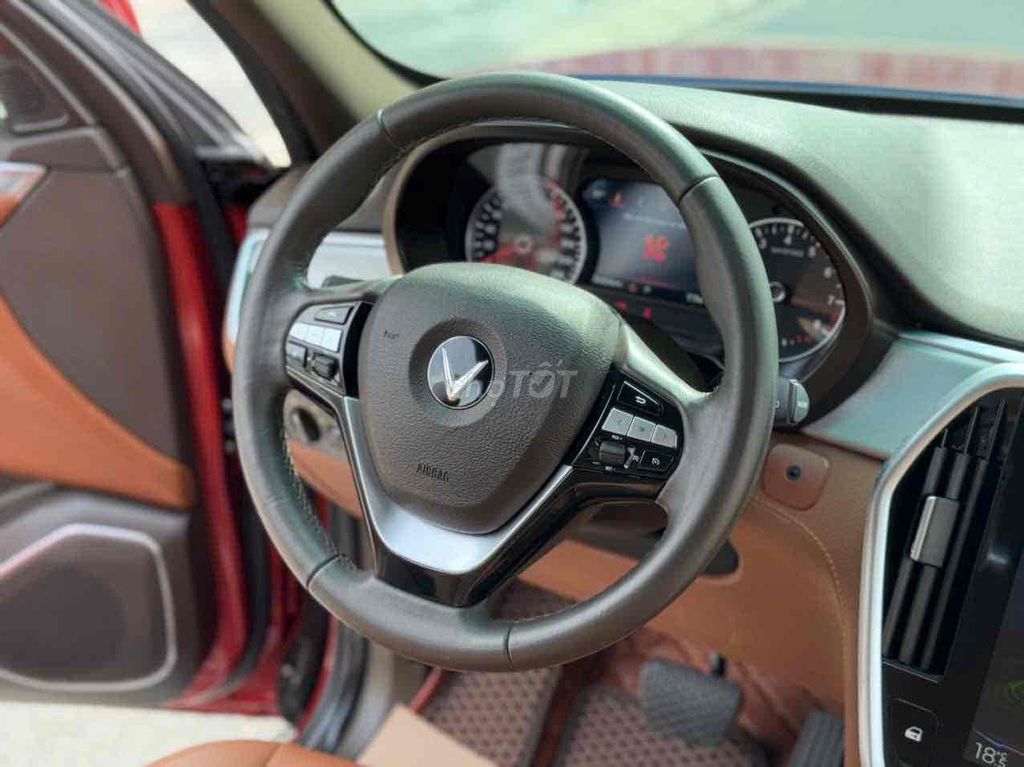 VinFast Lux SA2.0 2019 Premium 2.0 AT - 70000 km. Mua bán Ô tô tại Quận 12 Tp Hồ Chí Minh được đăng bởi a trung hình 14