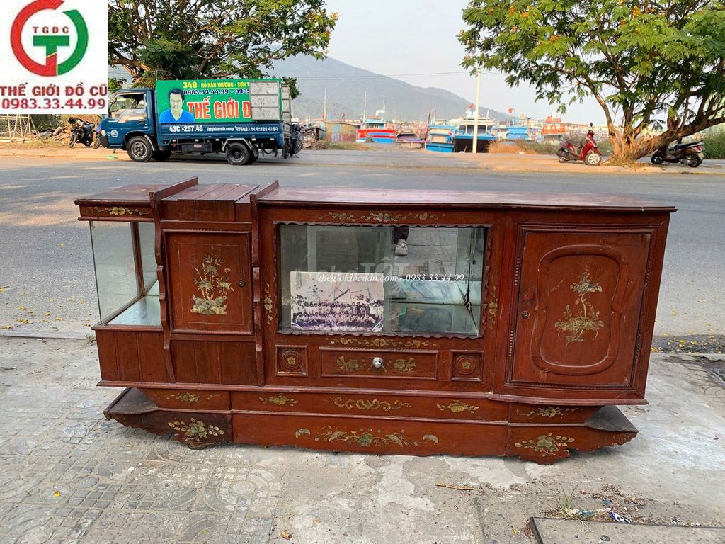 Tủ gỗ trưng bày, để tivi kiểu xưa . Mua bán Tủ, kệ gia đình tại Quận Sơn Trà Đà Nẵng được đăng bởi THANH LÝ MUA BÁN ĐỒ CŨ MỚI hình 1
