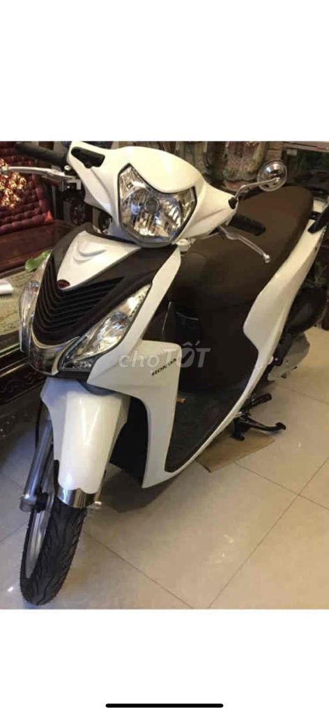 Honda  vision chính chủ đăng ký 2019. Mua bán Xe máy tại Quận Hai Bà Trưng Hà Nội được đăng bởi Nguyễn văn Hưng hình 1