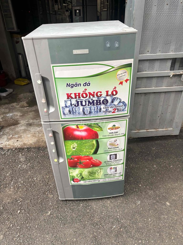 Tủ lạnh Electrolux Xám 140l. Mua bán Tủ lạnh tại Huyện Chương Mỹ Hà Nội được đăng bởi Điện Lạnh Tâm Tín Hà Nội hình 1