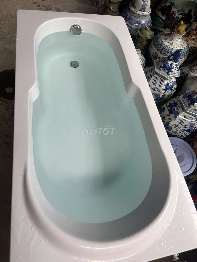 Bồn tắm Acrylic chữ nhật Trắng cũ. Mua bán Thiết bị vệ sinh, nhà tắm tại Quận Bình Thuỷ Cần Thơ được đăng bởi Nhat hình 1